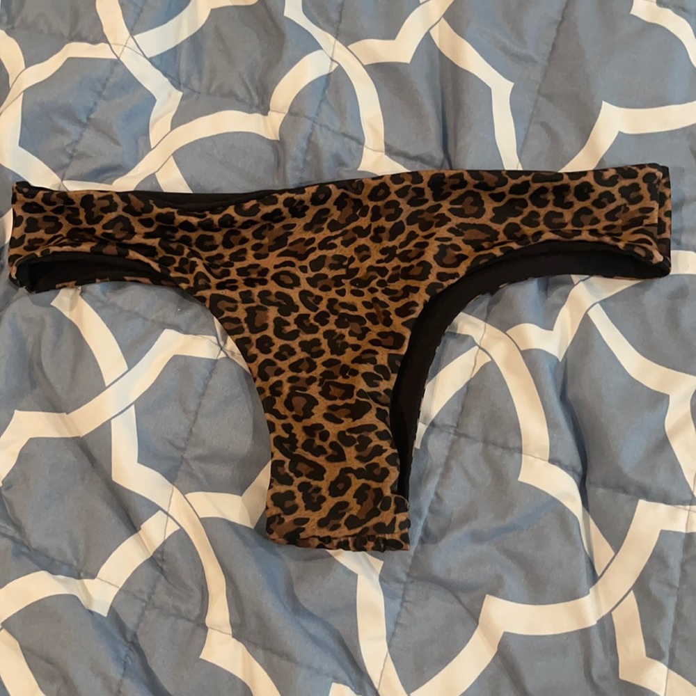 Large manini bottom
